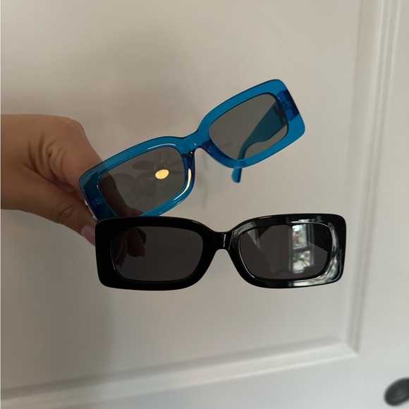 2 Sunglasses (blue and black) - Picture 5 of 5